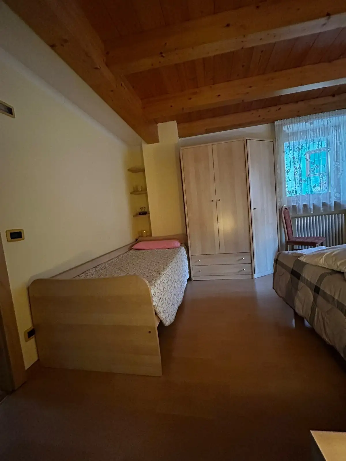Il terzo letto singolo accanto al matrimoniale nella mansarda tripla